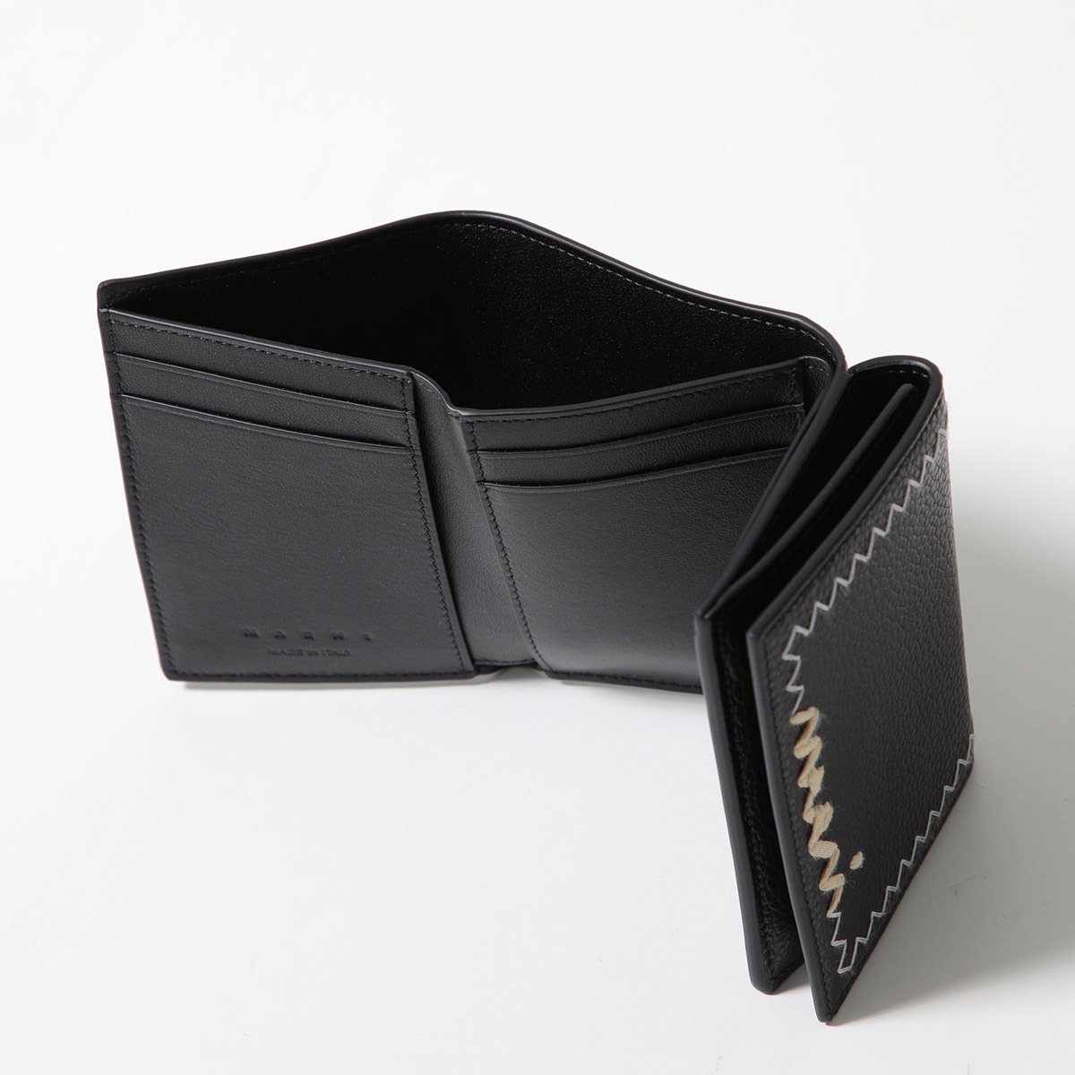 MARNI マルニ 三つ折り財布 PFMO0105U1 P6533 レディース レザー ミニ財布 ロゴ 刺繍 小銭入れあり 00N99 PFMO0105U1P6 MARNI マルニ 三つ折り財布 PFMO0105U1 P6533 レディース レザー ミニ財布 ロゴ 刺繍 小銭入れあり 00N99 PFMO0105U1P6