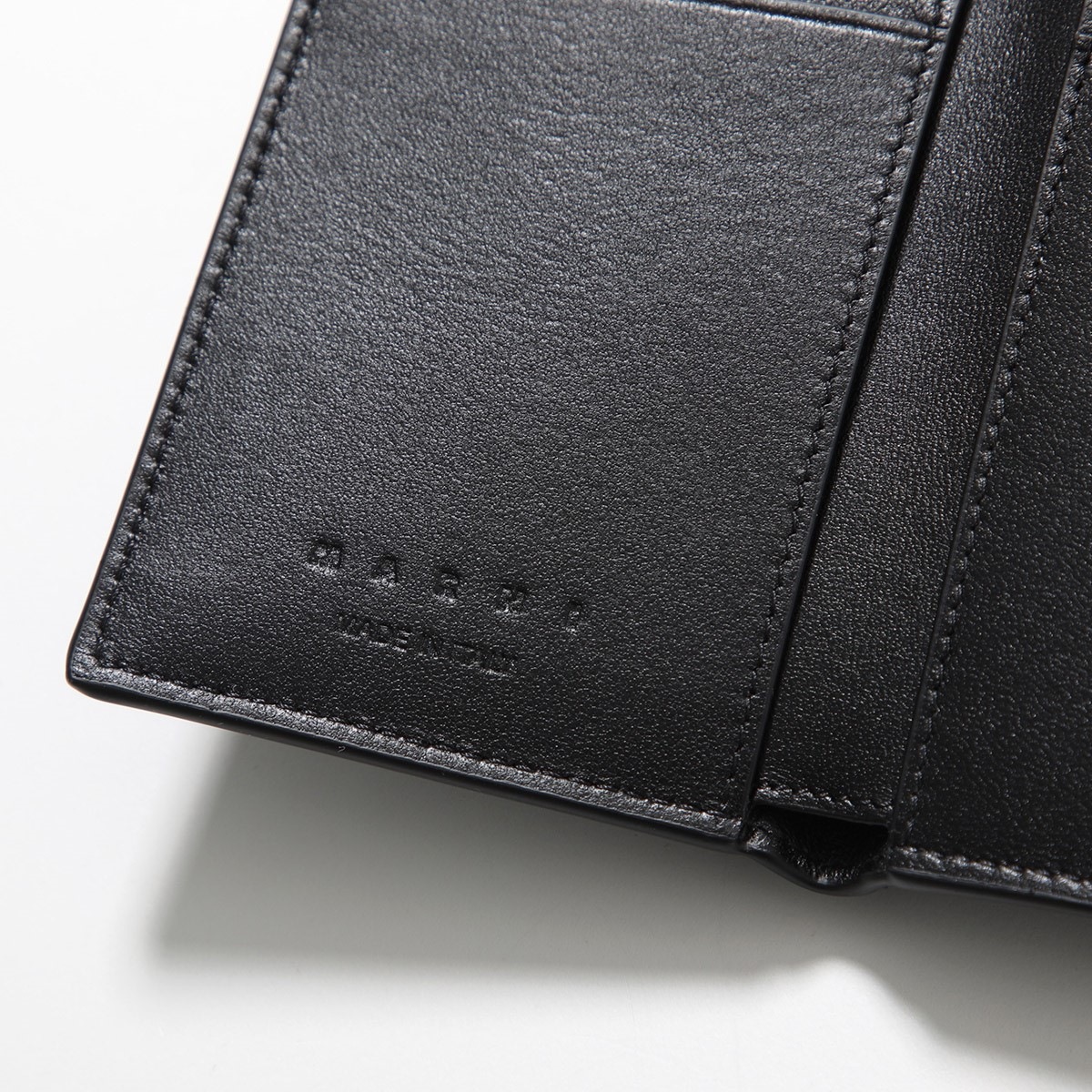 MARNI マルニ 三つ折り財布 PFMO0105U1 P6533 レディース レザー ミニ財布 ロゴ 刺繍 小銭入れあり 00N99 PFMO0105U1P6 MARNI マルニ 三つ折り財布 PFMO0105U1 P6533 レディース レザー ミニ財布 ロゴ 刺繍 小銭入れあり 00N99 PFMO0105U1P6