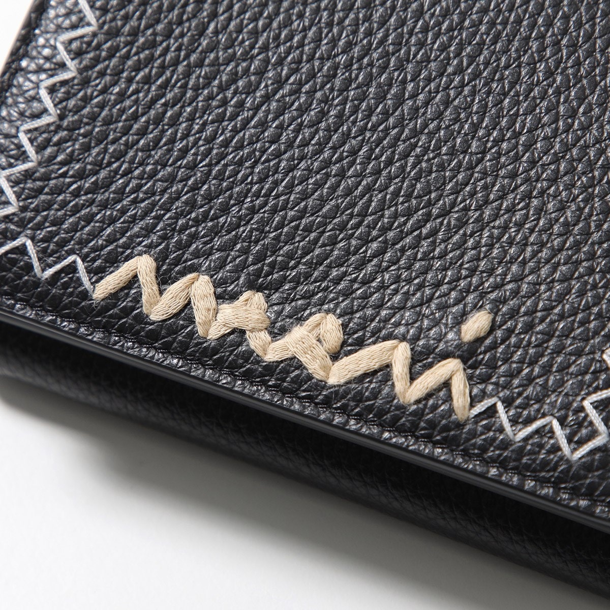 MARNI マルニ 三つ折り財布 PFMO0105U1 P6533 レディース レザー ミニ財布 ロゴ 刺繍 小銭入れあり 00N99 PFMO0105U1P6 MARNI マルニ 三つ折り財布 PFMO0105U1 P6533 レディース レザー ミニ財布 ロゴ 刺繍 小銭入れあり 00N99 PFMO0105U1P6