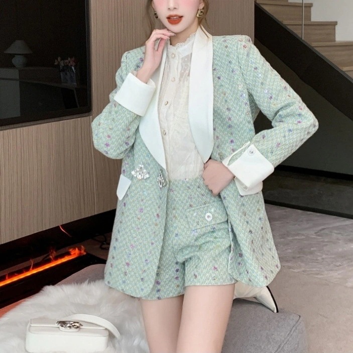 ハイエンドのカスタマイズ-2024 春の新作オートクチュール強力なグリーンスパンコール小さなフレグランススタイルブレザーライト高級スーツ ハイエンドのカスタマイズ-2024 春の新作オートクチュール強力なグリーンスパンコール小さなフレグランススタイルブレザーライト高級スーツ