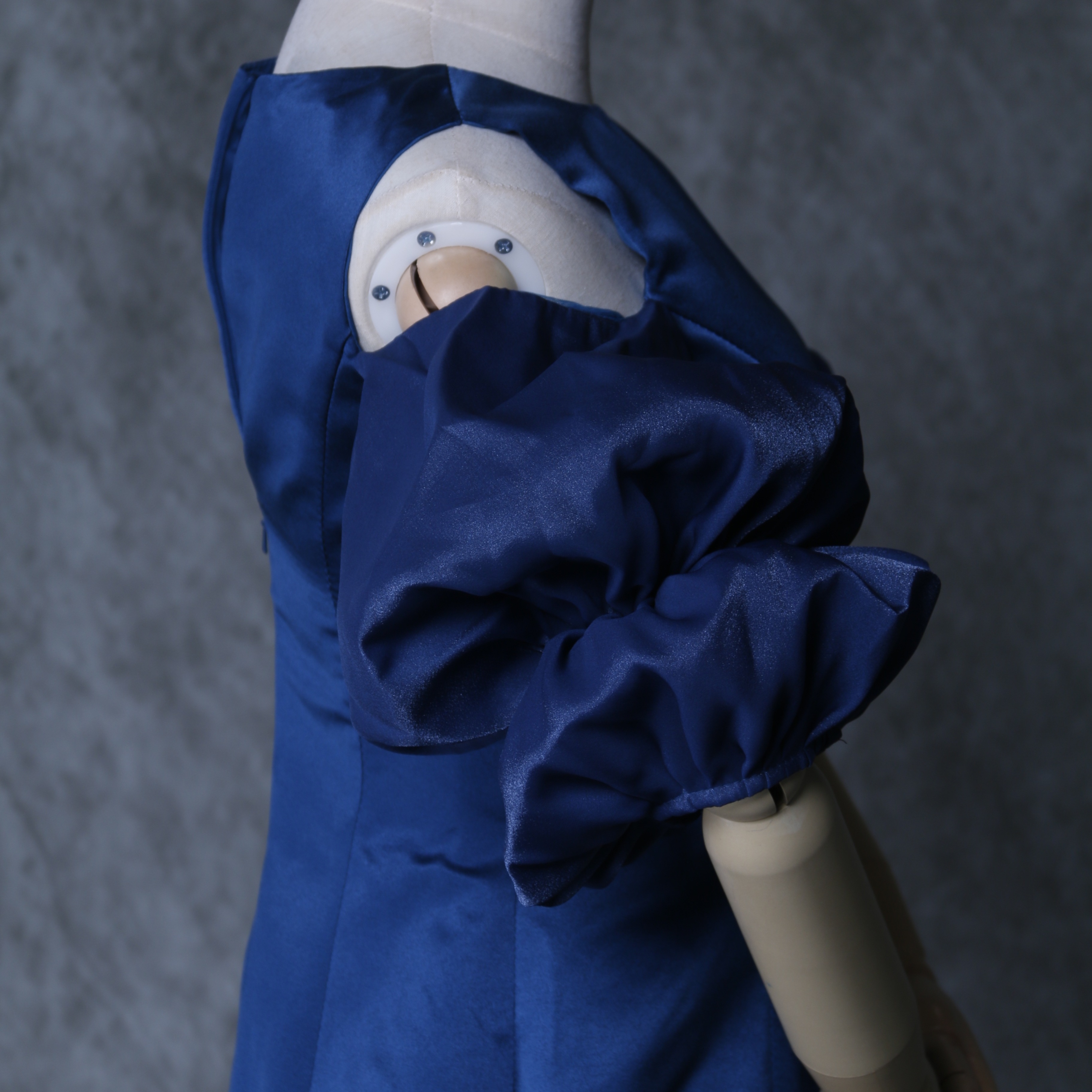 パーティードレス ネイビー ファスナー 肩出し マーメイドライン フロントスリット 二次会 パーティードレス ネイビー ファスナー 肩出し マーメイドライン フロントスリット 二次会