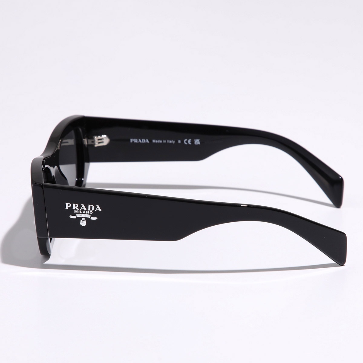 PRADA プラダ サングラス SPR A01 レディース スクエア型 セルフレーム フルリム ロゴ アイウェア 16K-08Z PRADA プラダ サングラス SPR A01 レディース スクエア型 セルフレーム フルリム ロゴ アイウェア 16K-08Z