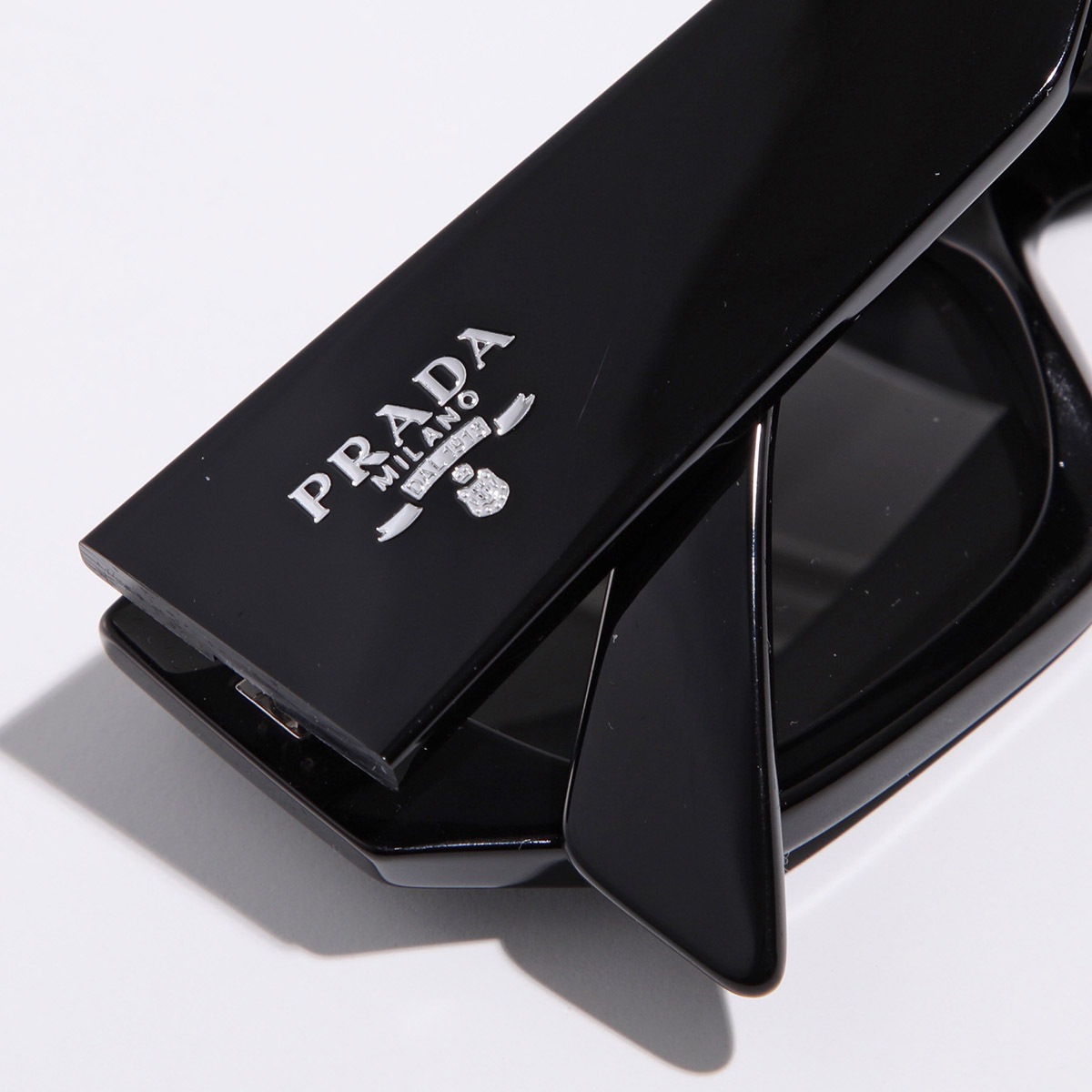 PRADA プラダ サングラス SPR A01 レディース スクエア型 セルフレーム フルリム ロゴ アイウェア 16K-08Z PRADA プラダ サングラス SPR A01 レディース スクエア型 セルフレーム フルリム ロゴ アイウェア 16K-08Z