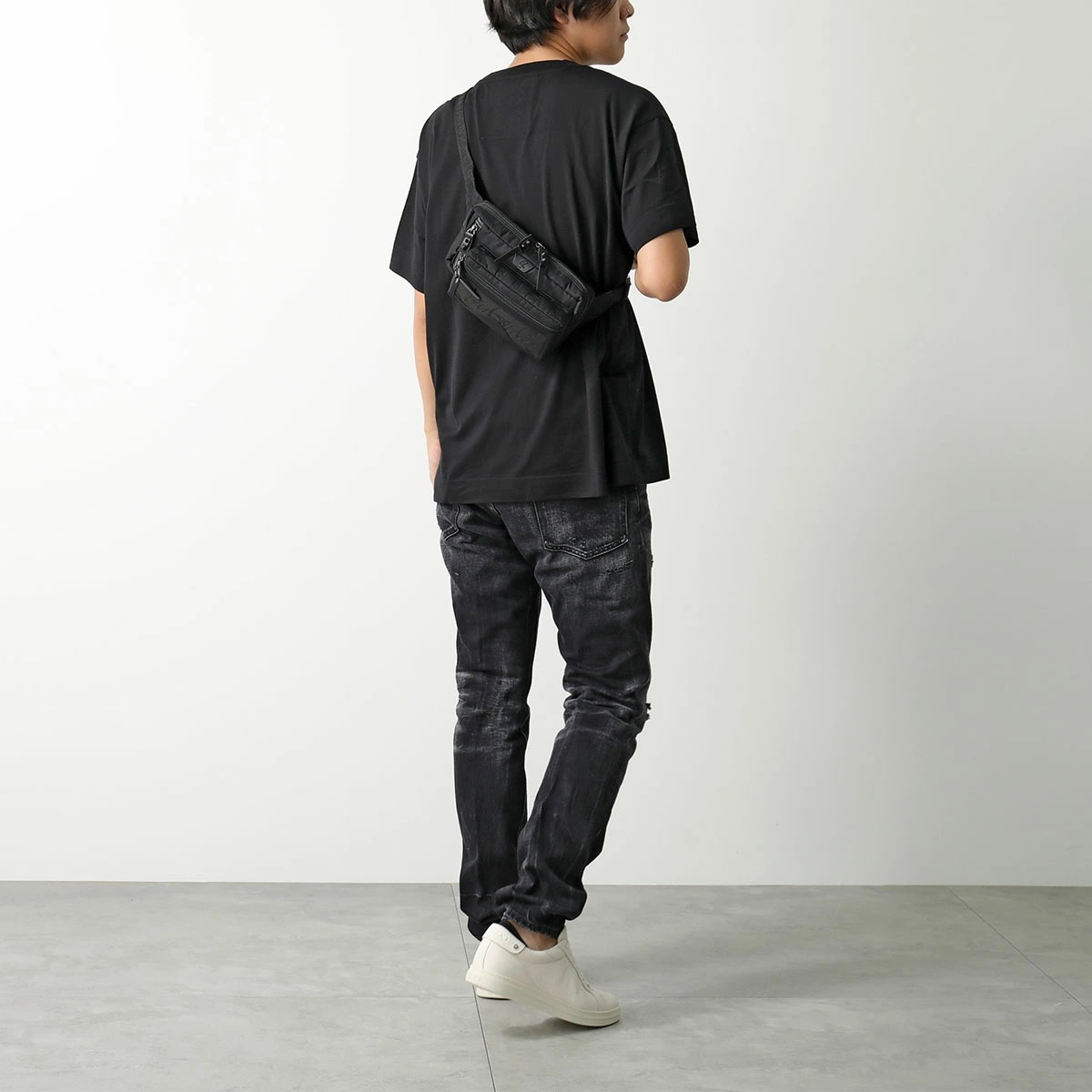 Christian Louboutin クリスチャンルブタン ボディバッグ LOUBIDEAL ルビディール 3235036 メンズ ナイロン CLロゴ 鞄 B260/BLACK-BLACK-BLAC Christian Louboutin クリスチャンルブタン ボディバッグ LOUBIDEAL ルビディール 3235036 メンズ ナイロン CLロゴ 鞄 B260/BLACK-BLACK-BLAC