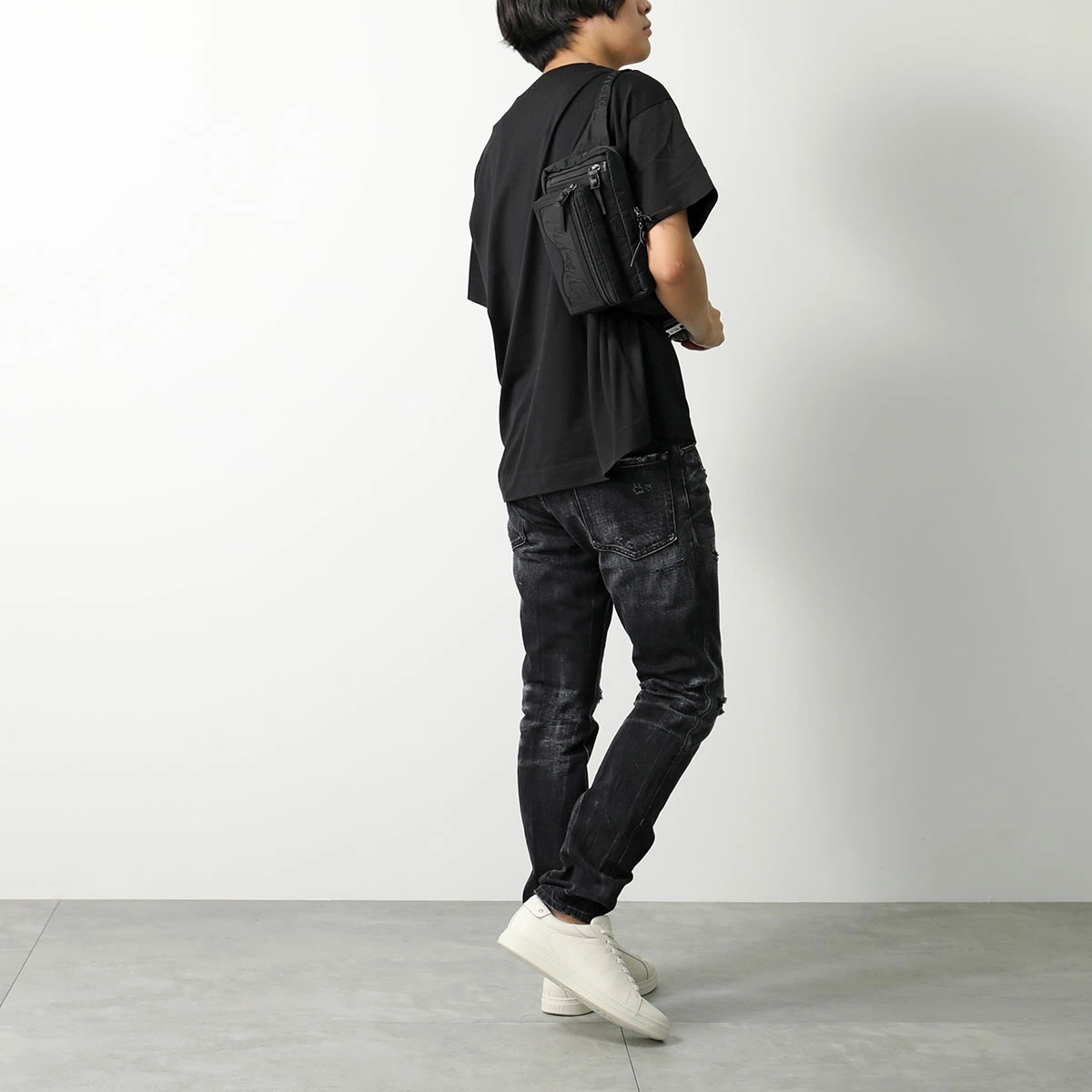 Christian Louboutin クリスチャンルブタン ボディバッグ LOUBIDEAL ルビディール 3235036 メンズ ナイロン CLロゴ 鞄 B260/BLACK-BLACK-BLAC Christian Louboutin クリスチャンルブタン ボディバッグ LOUBIDEAL ルビディール 3235036 メンズ ナイロン CLロゴ 鞄 B260/BLACK-BLACK-BLAC