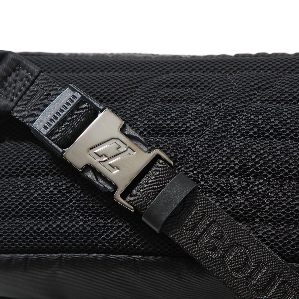 Christian Louboutin クリスチャンルブタン ボディバッグ LOUBIDEAL ルビディール 3235036 メンズ ナイロン CLロゴ 鞄 B260/BLACK-BLACK-BLAC Christian Louboutin クリスチャンルブタン ボディバッグ LOUBIDEAL ルビディール 3235036 メンズ ナイロン CLロゴ 鞄 B260/BLACK-BLACK-BLAC