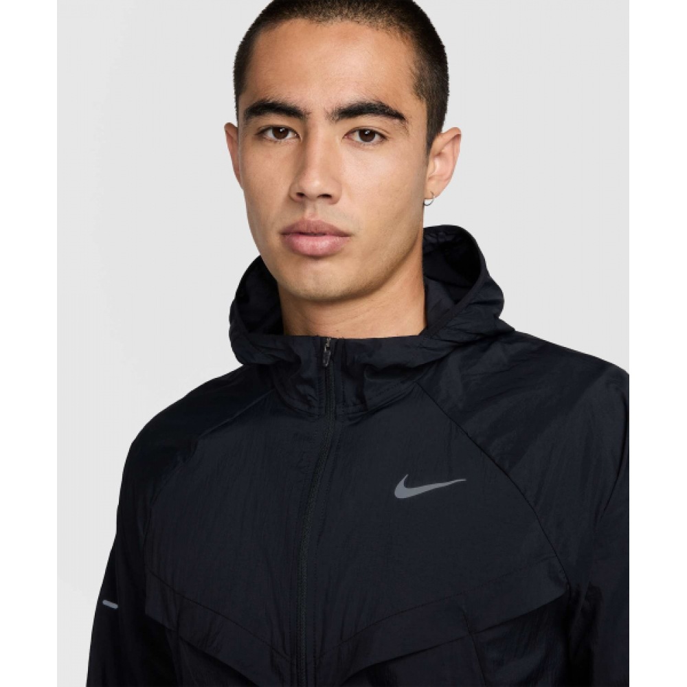 ナイキ ストライド リペル UV ランニングジャケット M - ブラック / HV4549-010