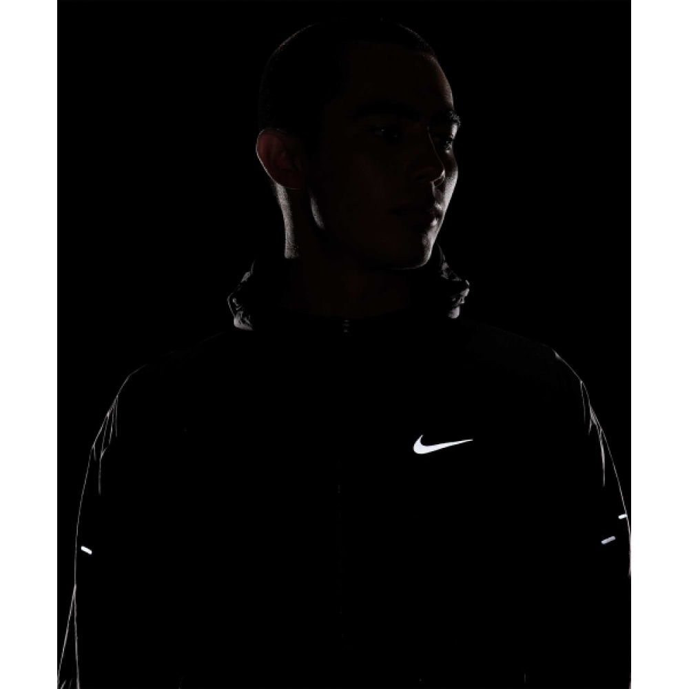 ナイキ ストライド リペル UV ランニングジャケット M - ブラック / HV4549-010