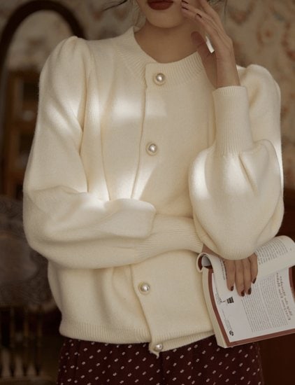 【取寄:納期2週間】カーディガン パールボタン パフスリーブ エレガント レディース 長袖 秋冬 シンプル 上品 クルーネック ラウンドネック 羽織 通勤 通学 オフィススタイル かわいい 【取寄:納期2週間】カーディガン パールボタン パフスリーブ エレガント レディース 長袖 秋冬 シンプル 上品 クルーネック ラウンドネック 羽織 通勤 通学 オフィススタイル かわいい