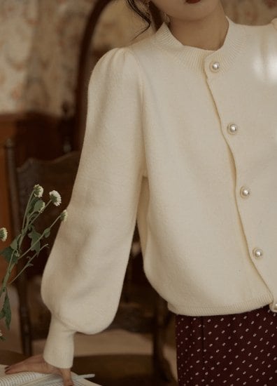 【取寄:納期2週間】カーディガン パールボタン パフスリーブ エレガント レディース 長袖 秋冬 シンプル 上品 クルーネック ラウンドネック 羽織 通勤 通学 オフィススタイル かわいい 【取寄:納期2週間】カーディガン パールボタン パフスリーブ エレガント レディース 長袖 秋冬 シンプル 上品 クルーネック ラウンドネック 羽織 通勤 通学 オフィススタイル かわいい
