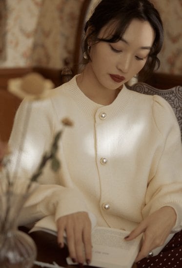 【取寄:納期2週間】カーディガン パールボタン パフスリーブ エレガント レディース 長袖 秋冬 シンプル 上品 クルーネック ラウンドネック 羽織 通勤 通学 オフィススタイル かわいい 【取寄:納期2週間】カーディガン パールボタン パフスリーブ エレガント レディース 長袖 秋冬 シンプル 上品 クルーネック ラウンドネック 羽織 通勤 通学 オフィススタイル かわいい