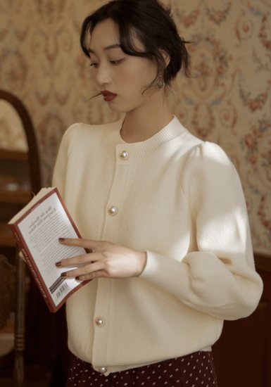【取寄:納期2週間】カーディガン パールボタン パフスリーブ エレガント レディース 長袖 秋冬 シンプル 上品 クルーネック ラウンドネック 羽織 通勤 通学 オフィススタイル かわいい 【取寄:納期2週間】カーディガン パールボタン パフスリーブ エレガント レディース 長袖 秋冬 シンプル 上品 クルーネック ラウンドネック 羽織 通勤 通学 オフィススタイル かわいい