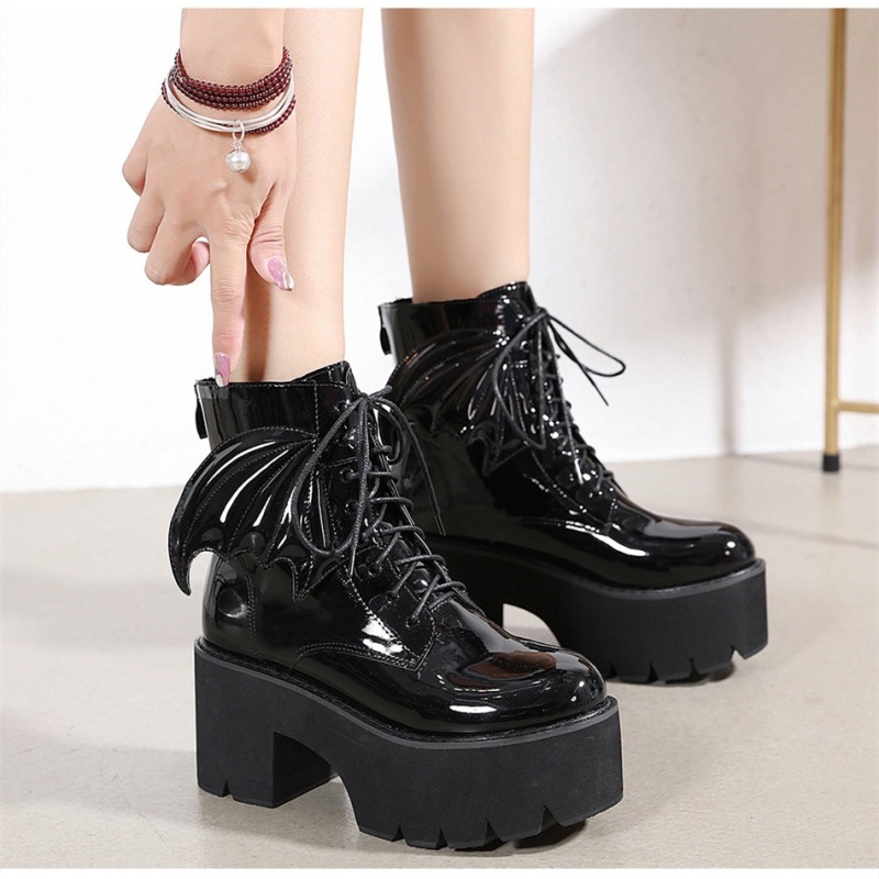 厚底ブーツ レースアップ ショートブーツ ラウンドトゥ プラットフォーム タンクソール ボリュームソール 編み上げ レディース 春 秋 歩きやすい 厚底ブーツ レースアップ ショートブーツ ラウンドトゥ プラットフォーム タンクソール ボリュームソール 編み上げ レディース 春 秋 歩きやすい