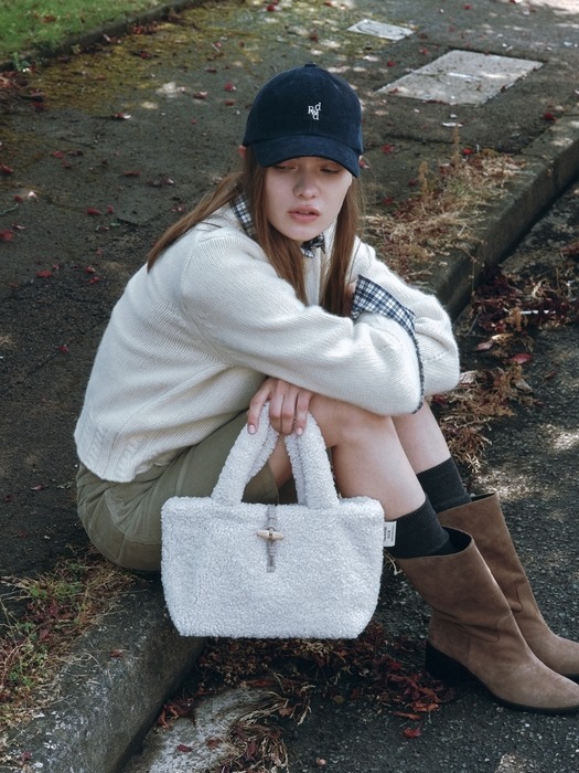 コン·ヒョジン着用モデル] poodle bag (3 colors) 限定版 韓国の