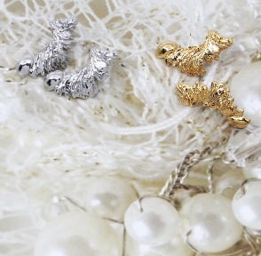 [ITZYユナ 着用]アンティークカーブイヤリング/韓国ファッション 芸能人着用 韓国人気ブランド 韓国人気アクセサリー