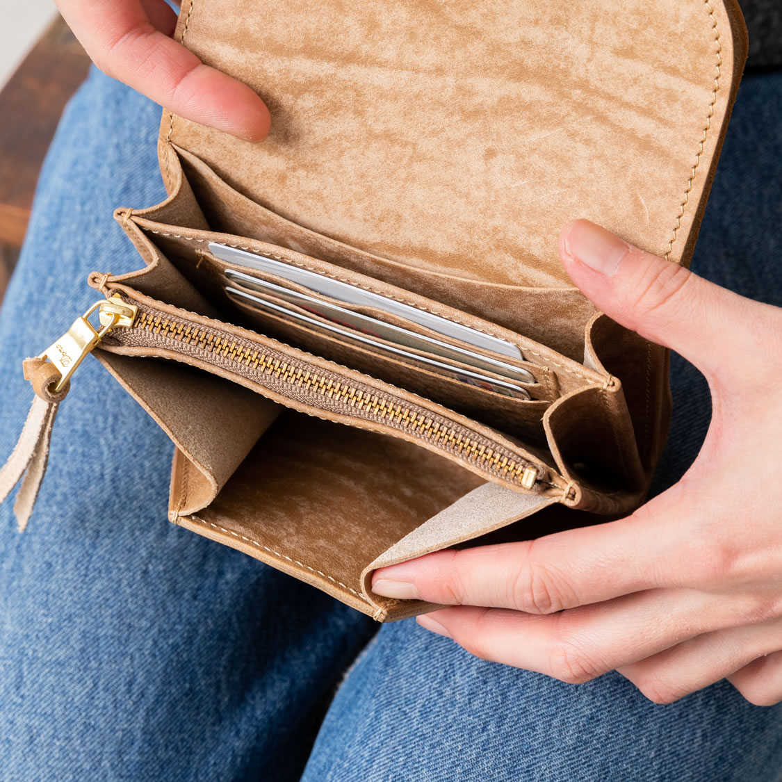 ミニ財布 レディース 本革 レザー 薄い 二つ折り コンパクト 大人可愛い 日本製 女性 ブラック ミニ財布 レディース 本革 レザー 薄い 二つ折り コンパクト 大人可愛い 日本製 女性 ブラック