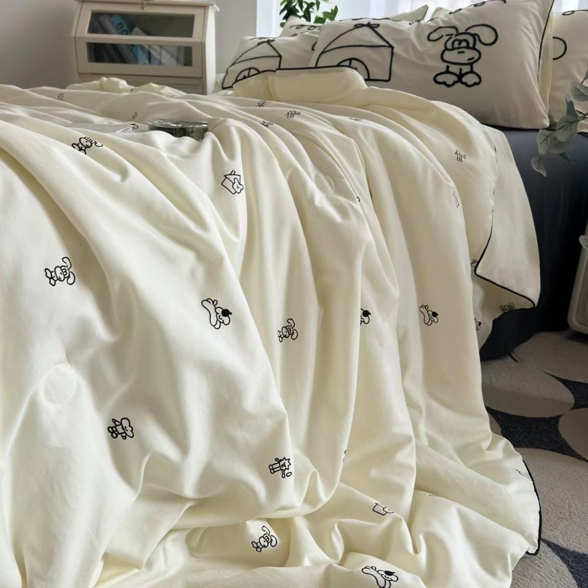 新しい シンプル 漫画の犬 夏布団 シーツ 枕カバー 4点セット 機洗可能 エアコン布団 3点セット サマー 寝具冷感 快適ベッド 布団 柔らか 肌触り 掛け布団