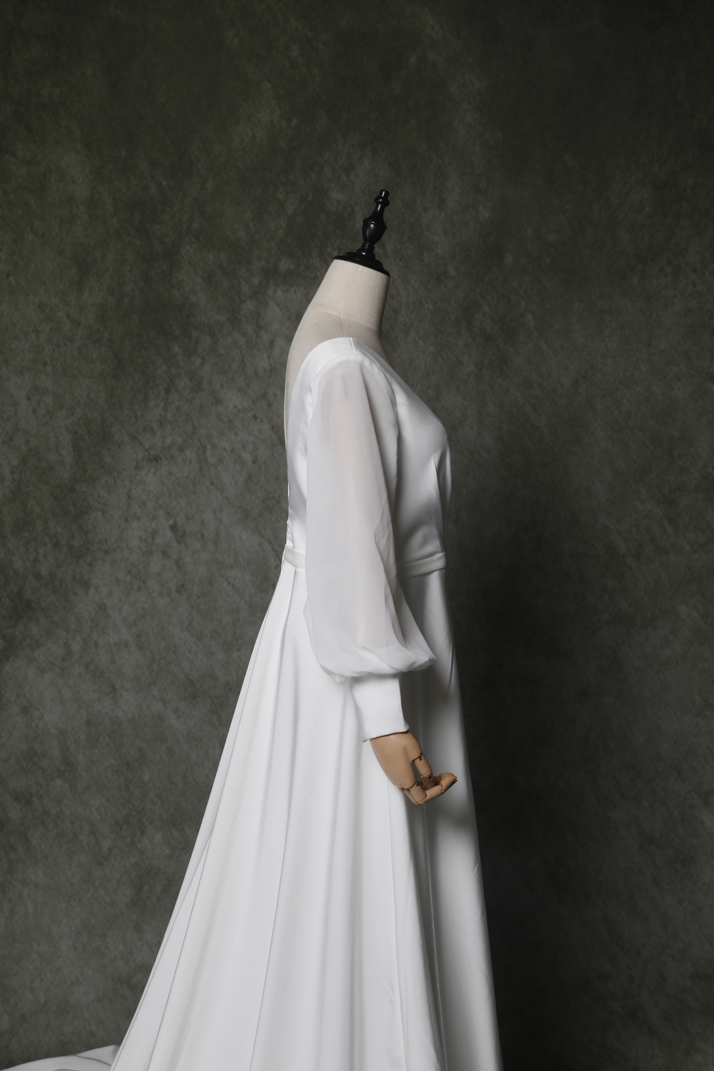 パーティードレス ホワイト Vネック 長袖 トレーン 背中見せ 二次会/演奏会 パーティードレス ホワイト Vネック 長袖 トレーン 背中見せ 二次会/演奏会