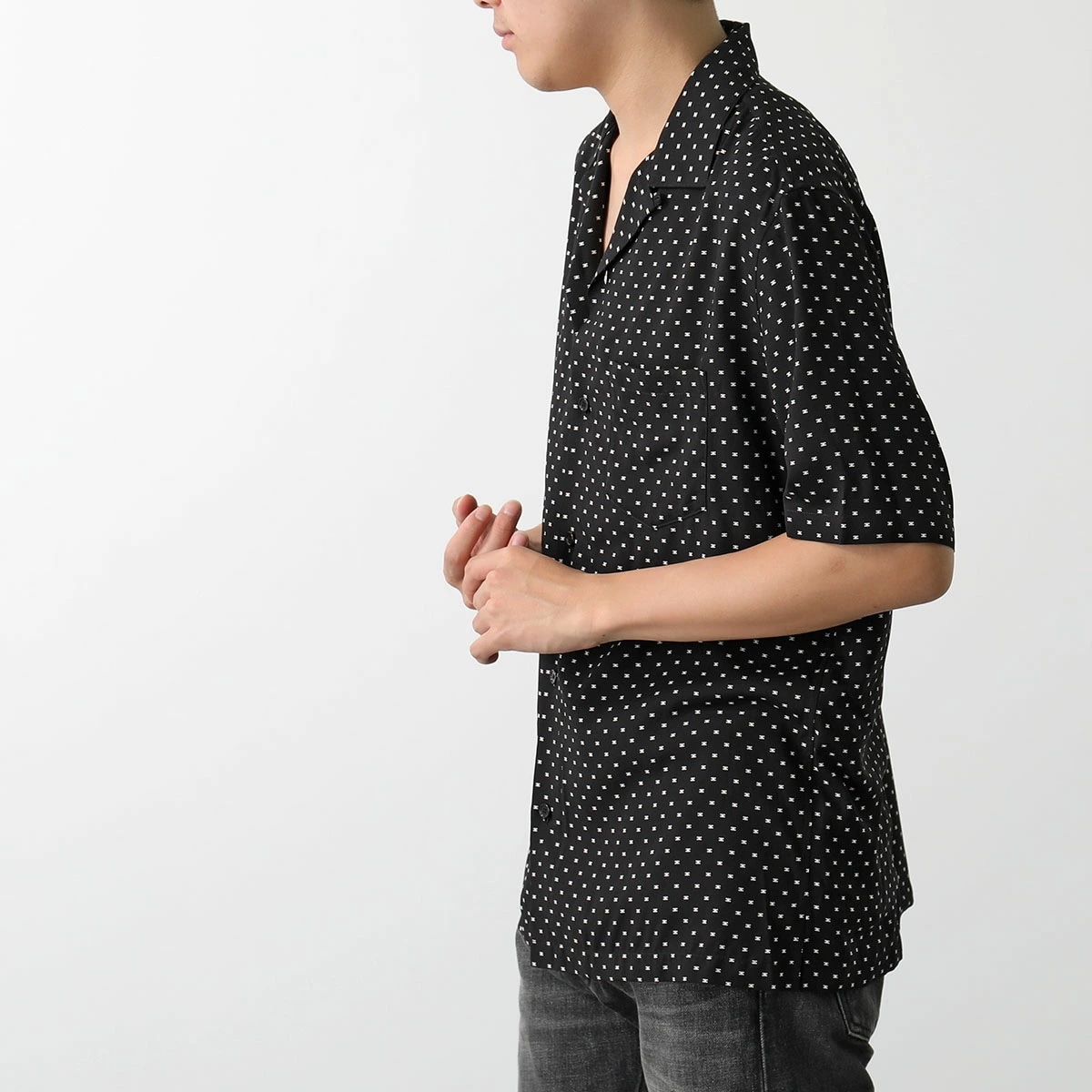 CELINE セリーヌ ハワイアンシャツ 2C946313V.38CE メンズ レーヨン トリオンフ ルーズフィット オープンカラー 半袖 ブラック CELINE セリーヌ ハワイアンシャツ 2C946313V.38CE メンズ レーヨン トリオンフ ルーズフィット オープンカラー 半袖 ブラック