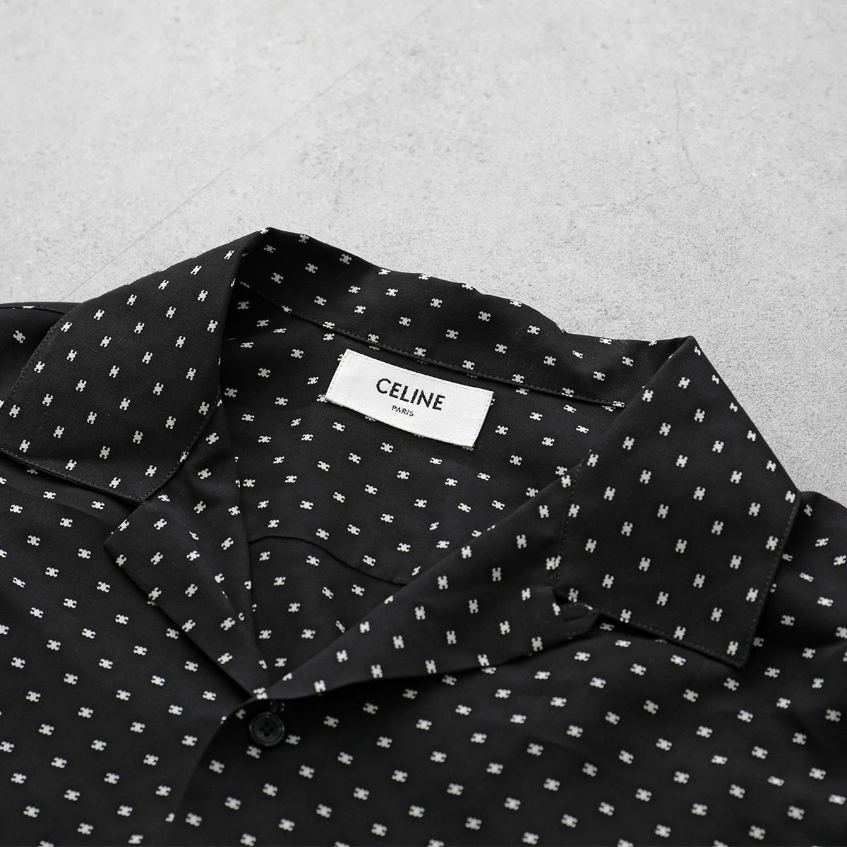 CELINE セリーヌ ハワイアンシャツ 2C946313V.38CE メンズ レーヨン トリオンフ ルーズフィット オープンカラー 半袖 ブラック CELINE セリーヌ ハワイアンシャツ 2C946313V.38CE メンズ レーヨン トリオンフ ルーズフィット オープンカラー 半袖 ブラック