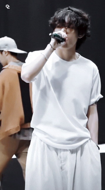 Qoo10] BTS V テテ 愛用 T-shirts