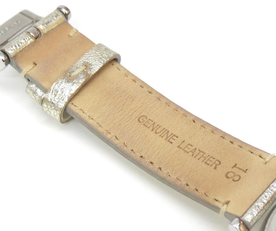 コーチ COACH レディースウォッチ 腕時計 クオーツ 革ベルト CA.36.7.14.0420 シルバー文字盤 【中古】(65436) コーチ COACH レディースウォッチ 腕時計 クオーツ 革ベルト CA.36.7.14.0420 シルバー文字盤 【中古】(65436)