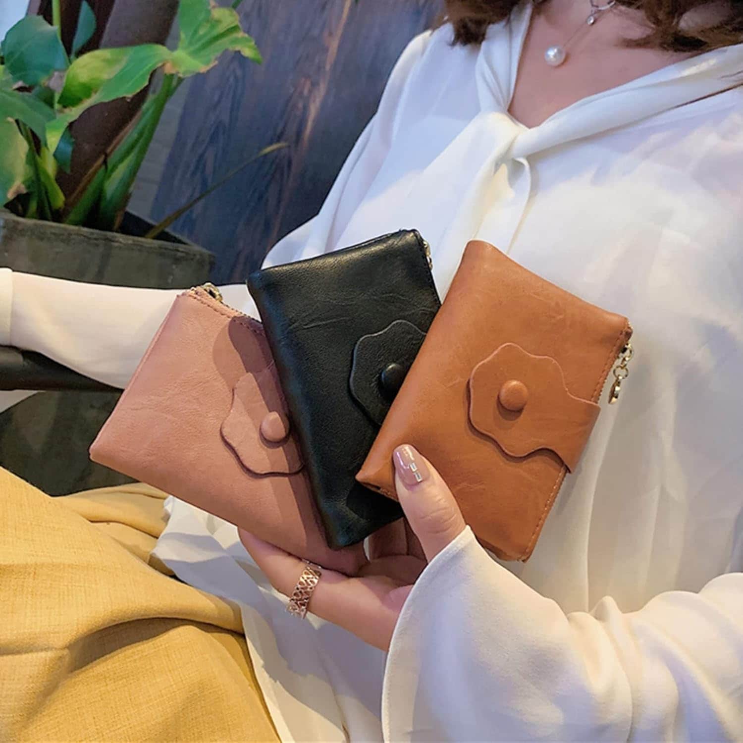 【20%OFFクーポン】2つ折り 財布 レディース 小さい ファスナー ボタン 無地 コンパクト 軽量 薄い 大容量 カード入れ 小銭入れ 多機能 使いやすい スキミング防止 コインケース ウォレット 【20%OFFクーポン】2つ折り 財布 レディース 小さい ファスナー ボタン 無地 コンパクト 軽量 薄い 大容量 カード入れ 小銭入れ 多機能 使いやすい スキミング防止 コインケース ウォレット