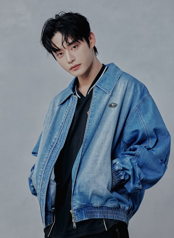 [ZB1 24 SPコレクション] SHINING LOGO WASHED DENIM JACKET