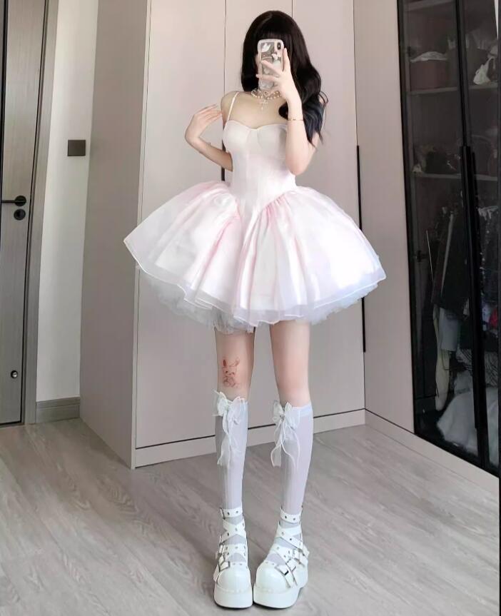 [高品質]ワンピース Lolita レディースワンピース 可愛い 姫様 ロリータ風ワンピ 萌え萌え 日系女子中高生 イベント衣装 切り替え風 コスチューム 衣装 学園祭 文化祭 日常着 写真撮影 舞台