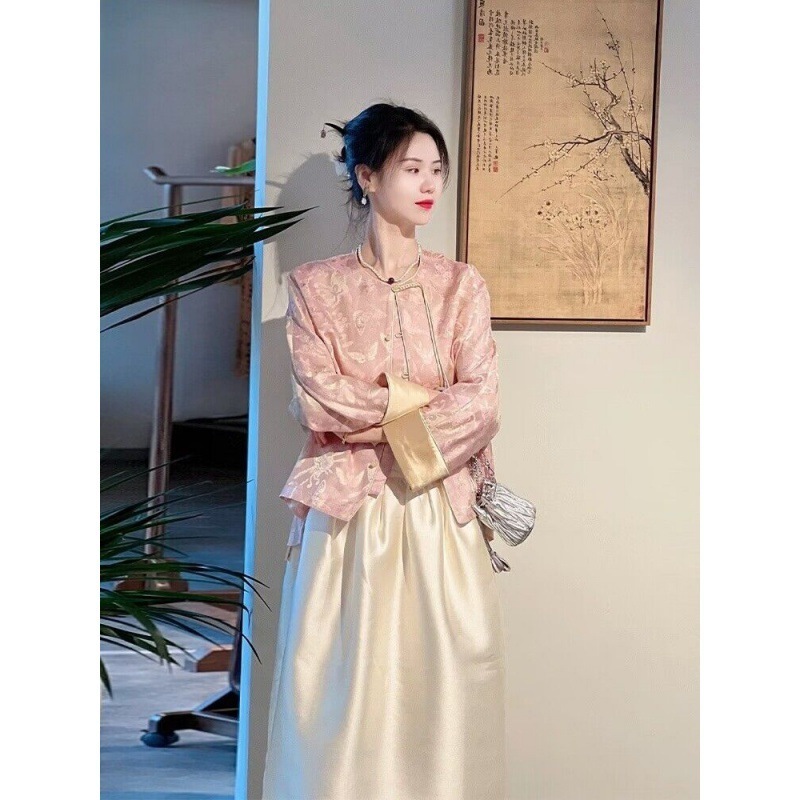 【期間限定特価】新風の国民風スーツスカート2024春秋の新スタイルレトロクールでハイエンドのピンクのツーピーススーツ女性用 母の日のプレゼント 【期間限定特価】新風の国民風スーツスカート2024春秋の新スタイルレトロクールでハイエンドのピンクのツーピーススーツ女性用 母の日のプレゼント