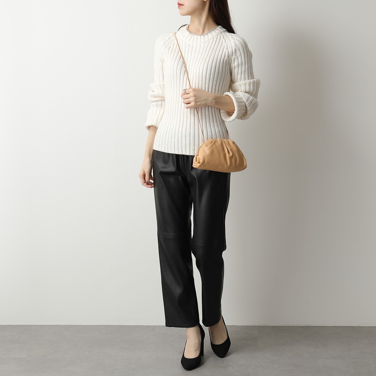 BOTTEGA VENETA ボッテガヴェネタ ショルダーバッグ The Pouch 20 ミニ ザ・ポーチ 585852 VCP40 レディース クラッチバッ BOTTEGA VENETA ボッテガヴェネタ ショルダーバッグ The Pouch 20 ミニ ザ・ポーチ 585852 VCP40 レディース クラッチバッ