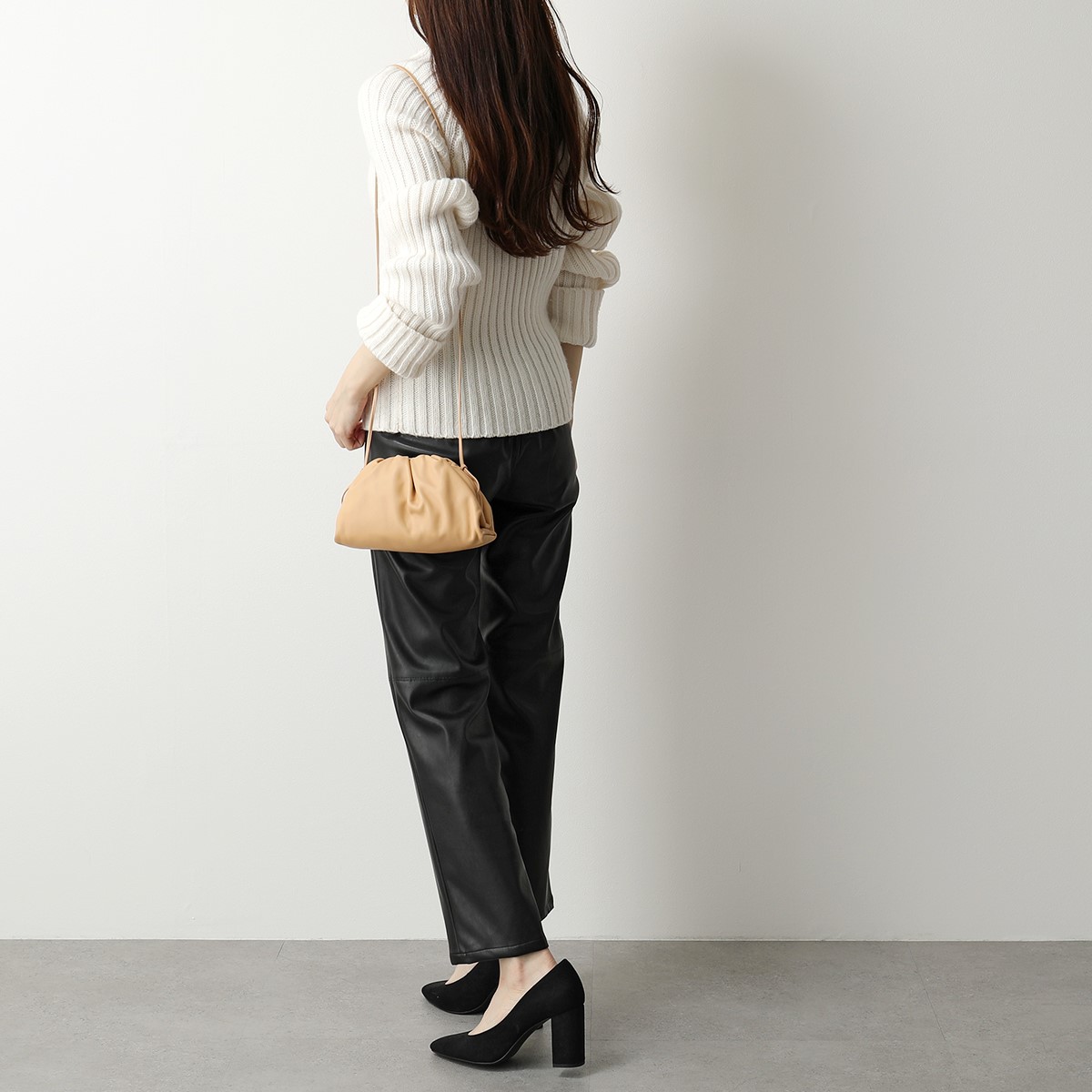 BOTTEGA VENETA ボッテガヴェネタ ショルダーバッグ The Pouch 20 ミニ ザ・ポーチ 585852 VCP40 レディース クラッチバッ BOTTEGA VENETA ボッテガヴェネタ ショルダーバッグ The Pouch 20 ミニ ザ・ポーチ 585852 VCP40 レディース クラッチバッ