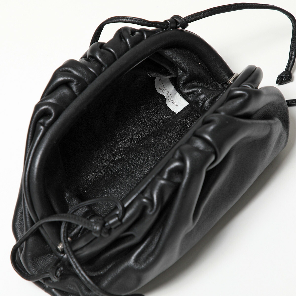 BOTTEGA VENETA ボッテガヴェネタ ショルダーバッグ The Pouch 20 ミニ ザ・ポーチ 585852 VCP40 レディース クラッチバッ BOTTEGA VENETA ボッテガヴェネタ ショルダーバッグ The Pouch 20 ミニ ザ・ポーチ 585852 VCP40 レディース クラッチバッ