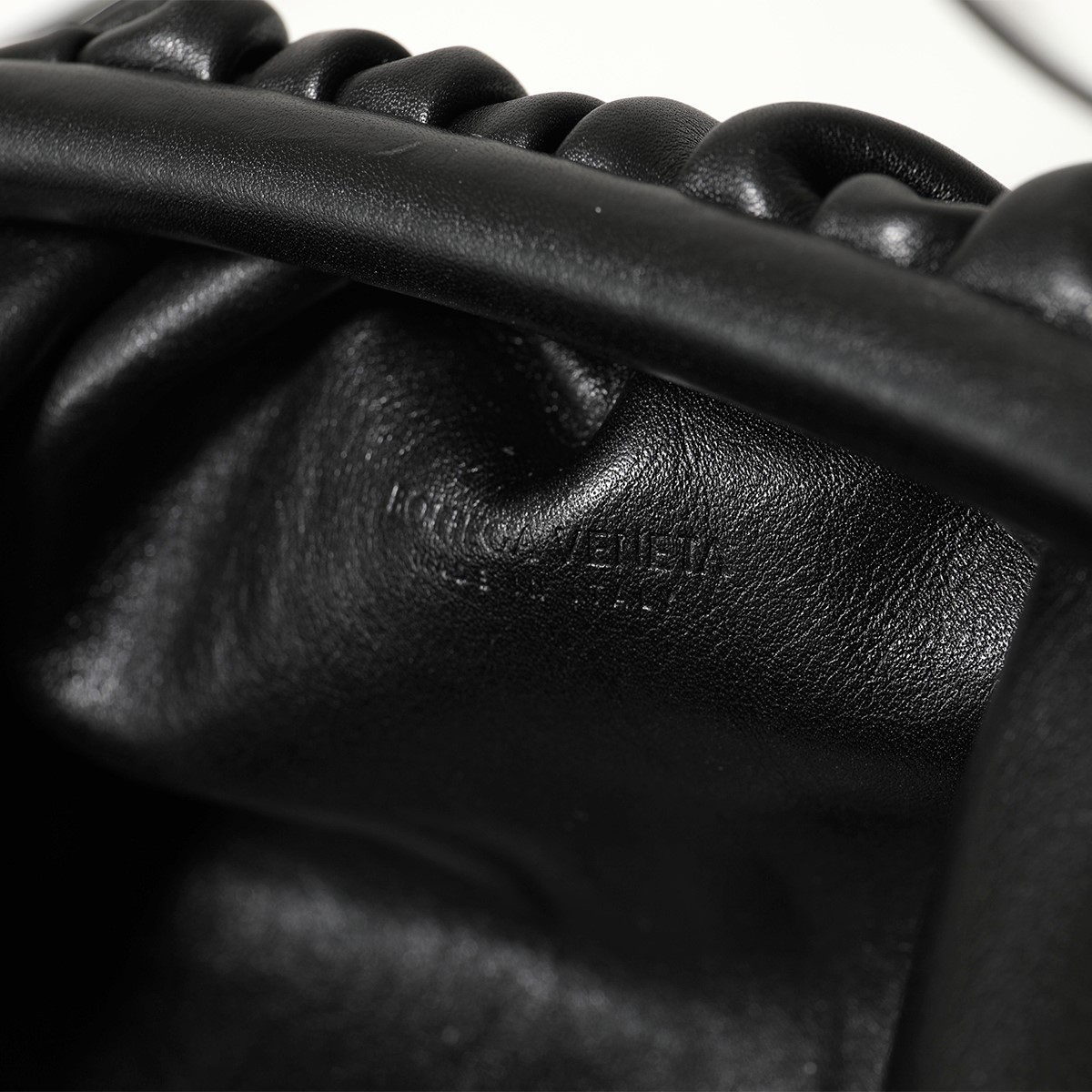 BOTTEGA VENETA ボッテガヴェネタ ショルダーバッグ The Pouch 20 ミニ ザ・ポーチ 585852 VCP40 レディース クラッチバッ BOTTEGA VENETA ボッテガヴェネタ ショルダーバッグ The Pouch 20 ミニ ザ・ポーチ 585852 VCP40 レディース クラッチバッ