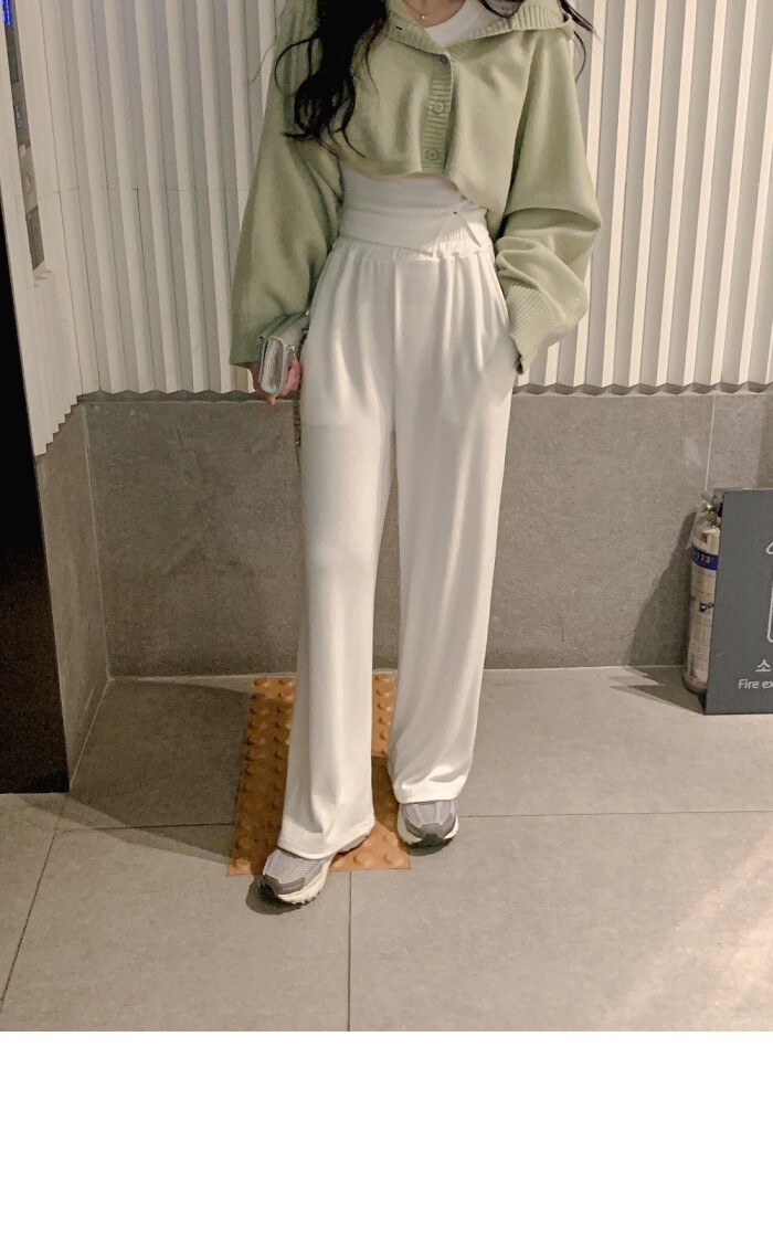 トップス アウター カーディガン ジャケット 上着 ミニ ミニ丈 袖あり 長袖 ボリューム袖 Vネック 襟なし スリム タイト 細身 フード付き 前開き 薄手 かわいい トップス アウター カーディガン ジャケット 上着 ミニ ミニ丈