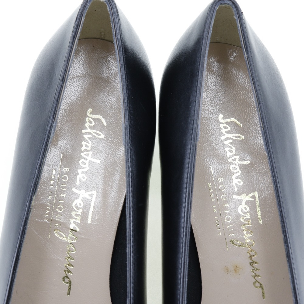 Salvatore Ferragamo サルヴァトーレフェラガモ ヴァラリボン 338 パンプス レザー 黒 レディース 中古品