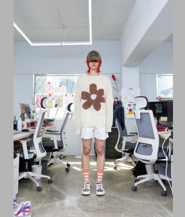 THE MUSEUM VISITOR】 FLOWER JACQUARD SUMMER KNIT : BEIGE ニット