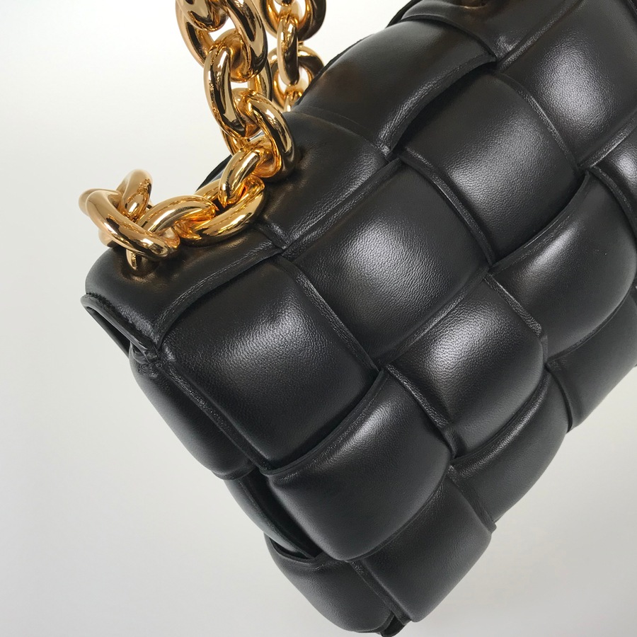 マキシ イントレチャート チェーンカセット ショルダーバッグ 【中古】 マキシ イントレチャート チェーンカセット ショルダーバッグ 【中古】