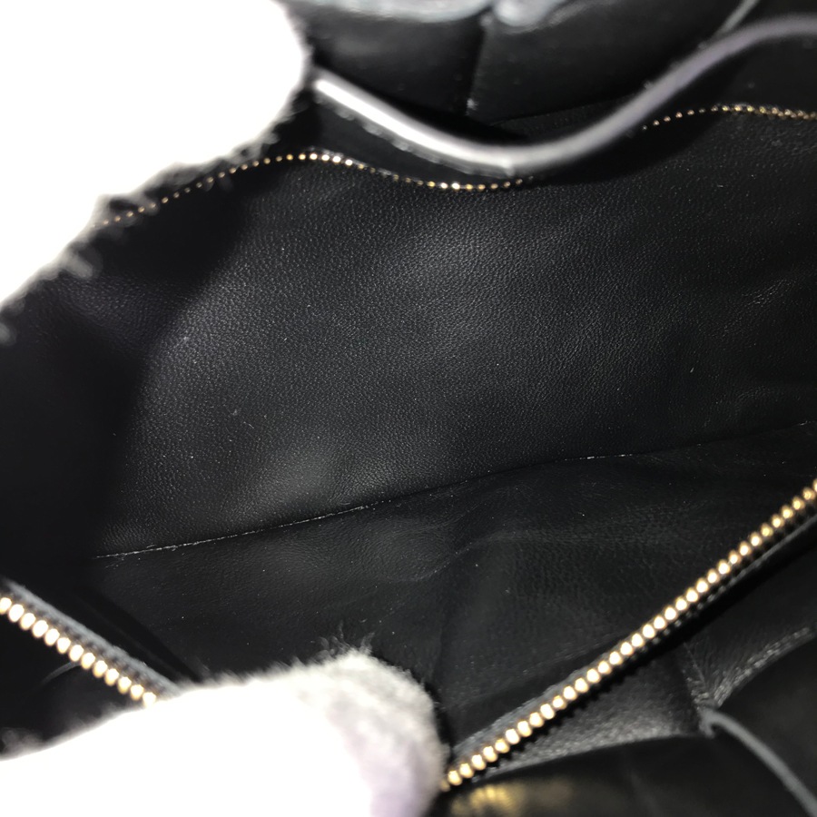 マキシ イントレチャート チェーンカセット ショルダーバッグ 【中古】 マキシ イントレチャート チェーンカセット ショルダーバッグ 【中古】