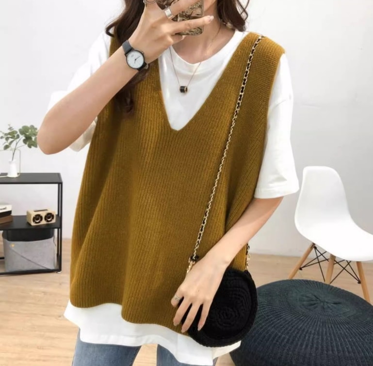 レディース トップス ベスト 袖なし ノースリーブ Vネック 襟なし かわいい 大人可愛い シンプル カジュアル おしゃれ レトロ こなれ感 ナチュラル 無地 秋 冬 20代 30代 アラサー