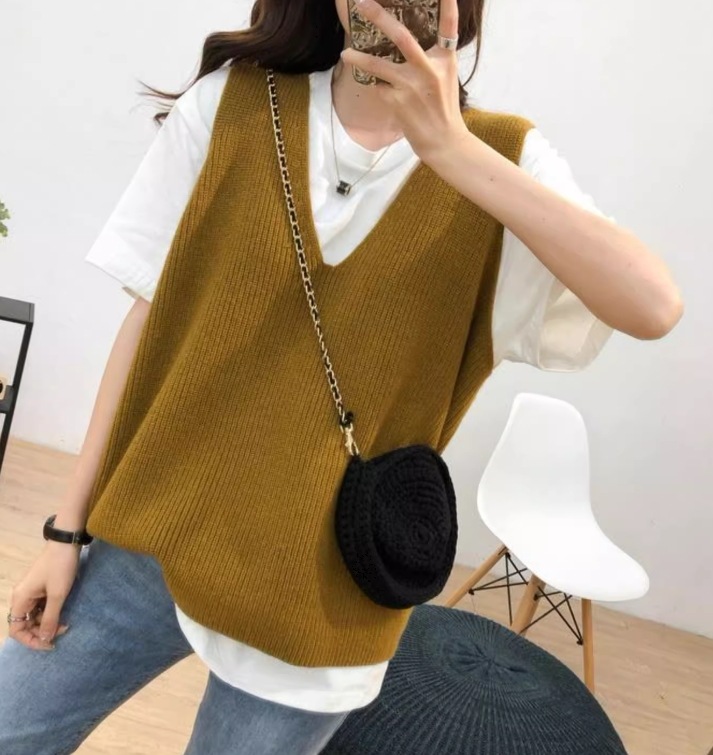 レディース トップス ベスト 袖なし ノースリーブ Vネック 襟なし かわいい 大人可愛い シンプル カジュアル おしゃれ レトロ こなれ感 ナチュラル 無地 秋 冬 20代 30代 アラサー