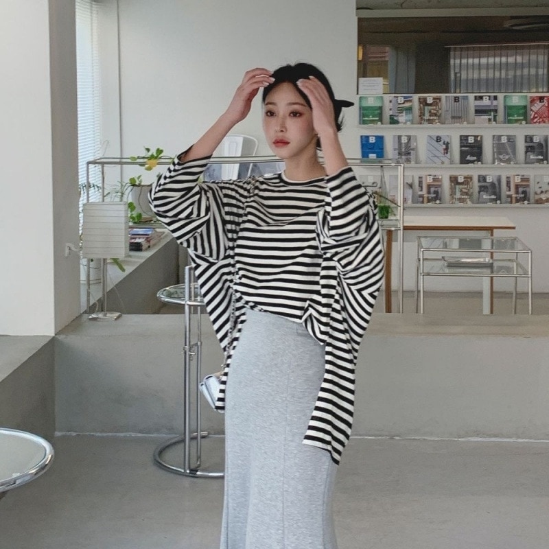 ボーダー柄 ロング丈 ロンT オーバーサイズトップス Tシャツ 長袖 ラウンドネック サイドスリット 大人可愛い きれいめ シンプル カジュアル かっこいい 大人可愛い 大人女子 こなれ感 ラフ ボーダー柄 ロング丈 ロンT オーバーサイズトップス Tシャツ 長袖 ラウンドネック サイドスリット 大人可愛い きれいめ シンプル カジュアル かっこいい 大人可愛い 大人女子 こなれ感 ラフ