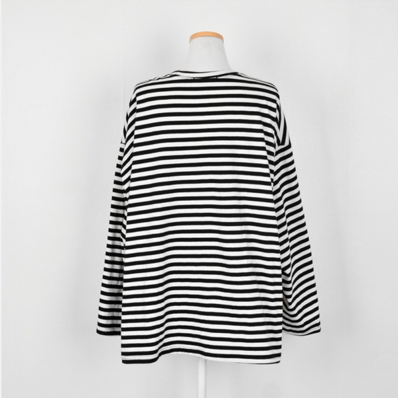 ボーダー柄 ロング丈 ロンT オーバーサイズトップス Tシャツ 長袖 ラウンドネック サイドスリット 大人可愛い きれいめ シンプル カジュアル かっこいい 大人可愛い 大人女子 こなれ感 ラフ ボーダー柄 ロング丈 ロンT オーバーサイズトップス Tシャツ 長袖 ラウンドネック サイドスリット 大人可愛い きれいめ シンプル カジュアル かっこいい 大人可愛い 大人女子 こなれ感 ラフ