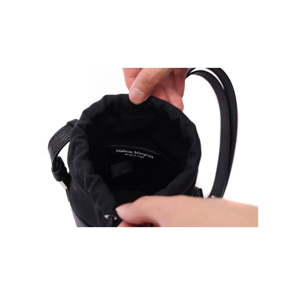 メゾンマルジェラ [メゾンマルジェラ] 22FW レディース 5AC ナンバリングロゴパッチバケットクロスボディバッグ (S56WG0164_P4348_T8013_22F) PVOS56WG0164