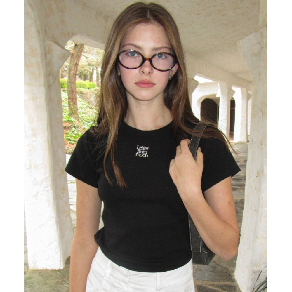 レターフロムムーンロゴシルバー刺繍入りスリムフィットTシャツ (ブラック)