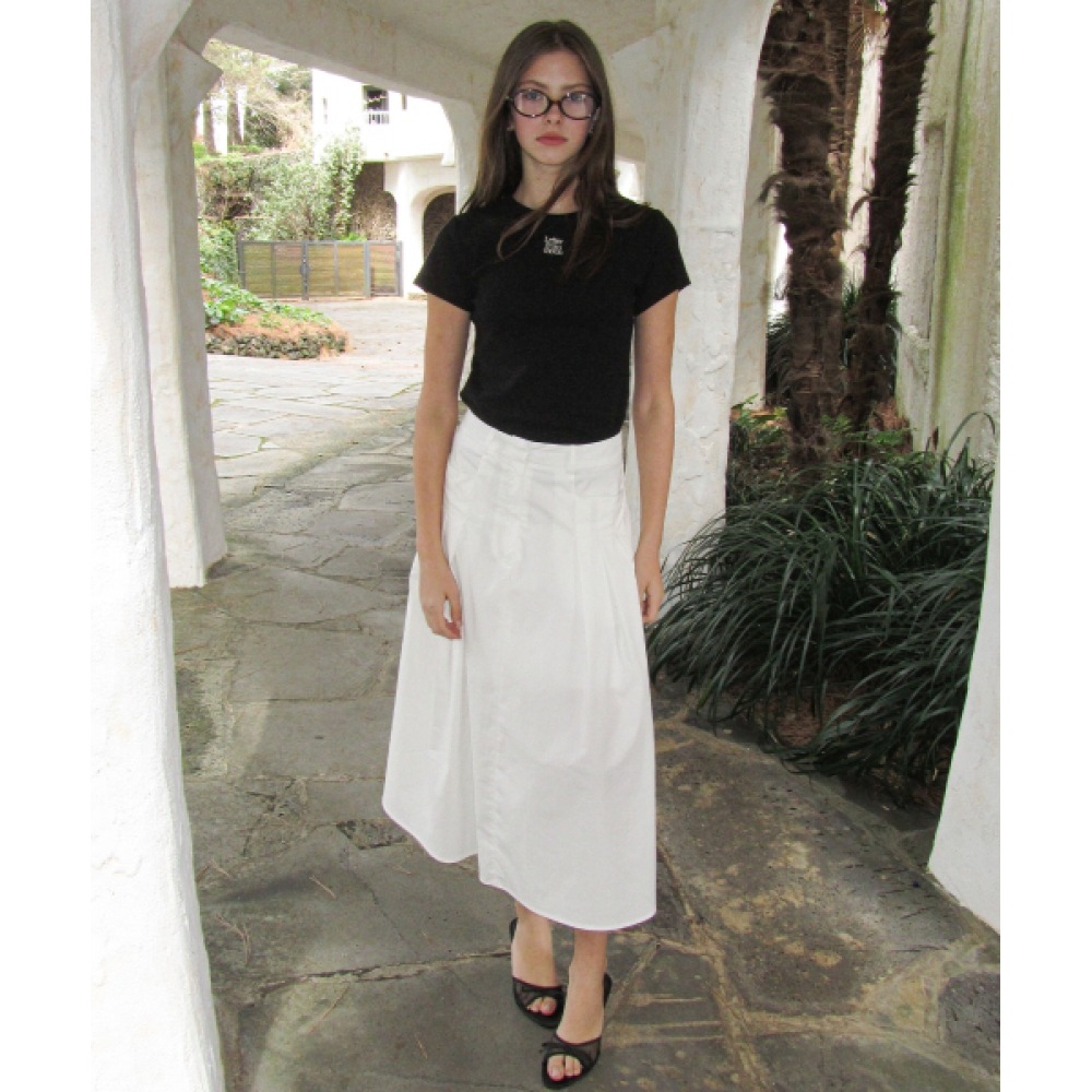 レターフロムムーンロゴシルバー刺繍入りスリムフィットTシャツ (ブラック)