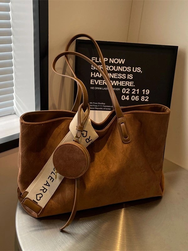 トートバッグ 大容量 新着 レジャー ショルダーバッグ マット加工 レディース 街着 通勤 おしゃれ 旅行 トートバッグ 大容量 新着 レジャー ショルダーバッグ マット加工 レディース 街着 通勤 おしゃれ 旅行