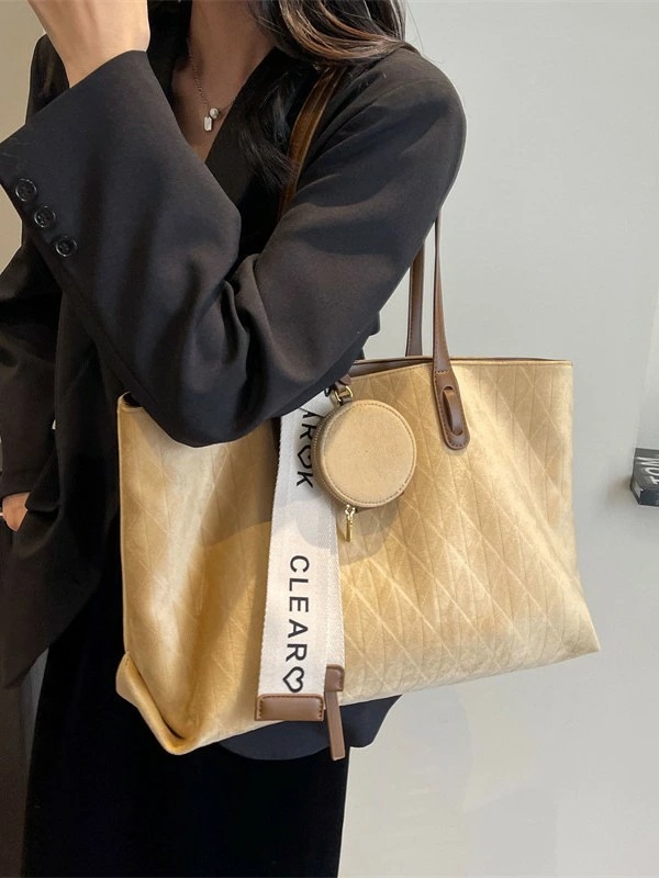 トートバッグ 大容量 新着 レジャー ショルダーバッグ マット加工 レディース 街着 通勤 おしゃれ 旅行 トートバッグ 大容量 新着 レジャー ショルダーバッグ マット加工 レディース 街着 通勤 おしゃれ 旅行