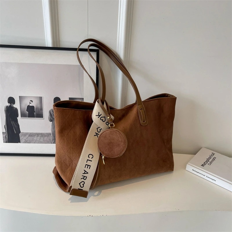 トートバッグ 大容量 新着 レジャー ショルダーバッグ マット加工 レディース 街着 通勤 おしゃれ 旅行 トートバッグ 大容量 新着 レジャー ショルダーバッグ マット加工 レディース 街着 通勤 おしゃれ 旅行