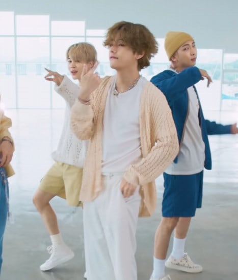 Qoo10] HOLYMORE 正規品 BTS V(テ